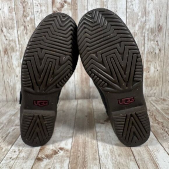 Ugg Simmens Waterproof zip up bootie womens 7 - Picture 7 of 8
